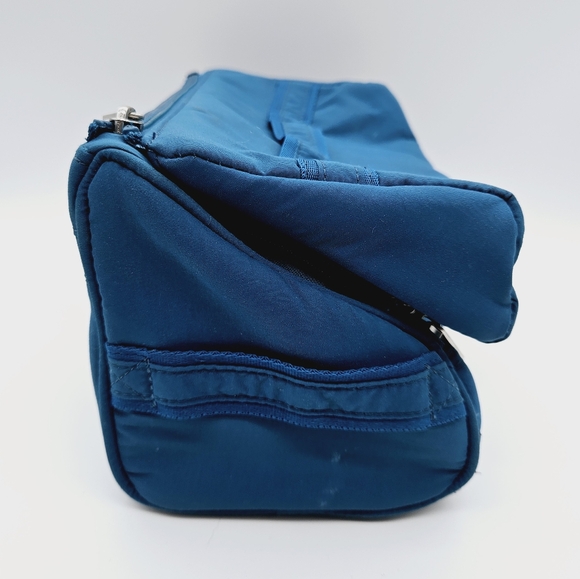 LUG | fliptop toiletry makeup case - Picture 2 of 9